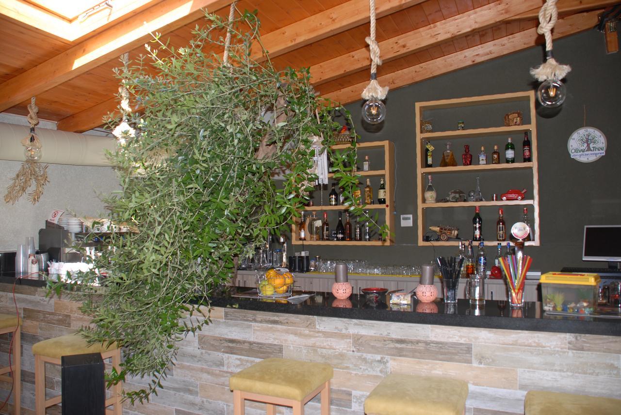 Olive Tree Hotel ซารานเดอ ภายนอก รูปภาพ